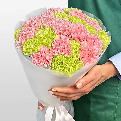 

STUDIO FLORISTIC Букет из розовых и зеленых Гвоздик 25 шт «Апрельский Дождь», Букет из розовых и зеленых Гвоздик 25 шт «Апрельский Дождь»