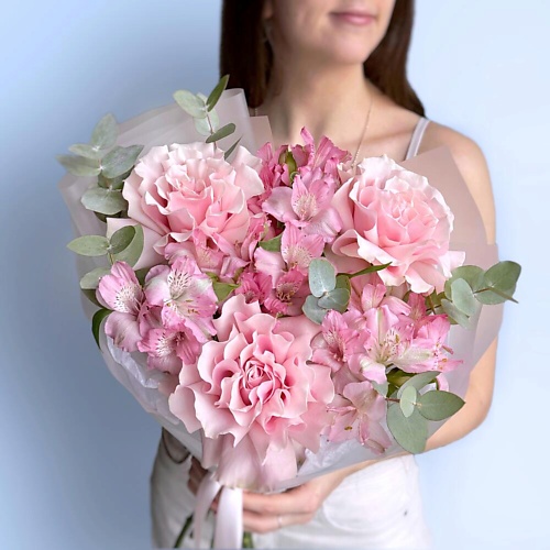 

MERSI FLOWERS Стильный нежный букет французские розы, альстромерия и эвкалипт, Стильный нежный букет французские розы, альстромерия и эвкалипт