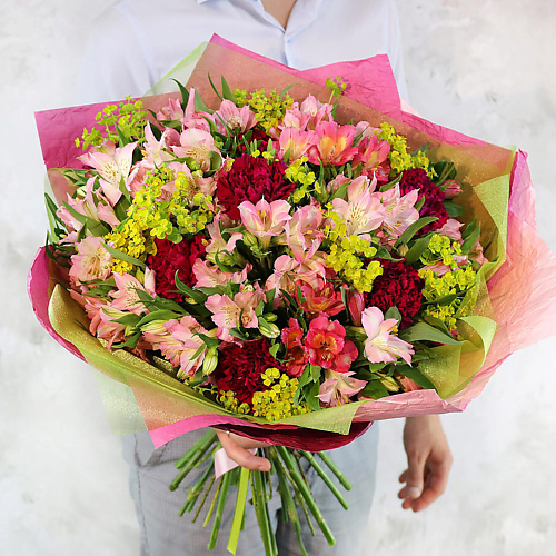 

БУКЕТ МАРКЕТ ДАРИТЕ С УДОВОЛЬСТВИЕМ Букет из альстромерий, гвоздик и листьев фисташки, Букет из альстромерий, гвоздик и листьев фисташки