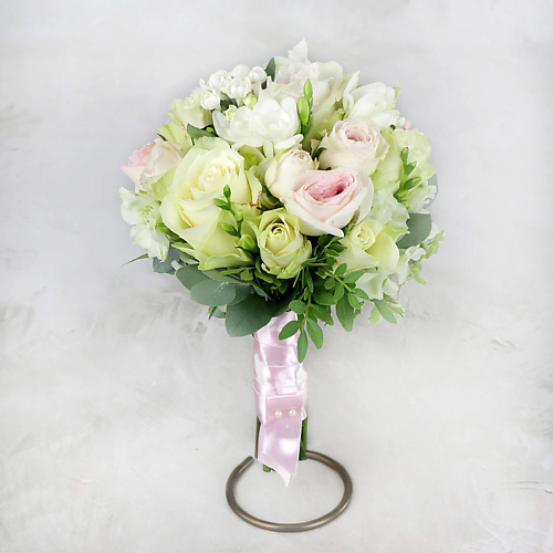 

БУКЕТ МАРКЕТ ДАРИТЕ С УДОВОЛЬСТВИЕМ Букет невесты из роз, фрезии и бовардии, Букет невесты из роз, фрезии и бовардии