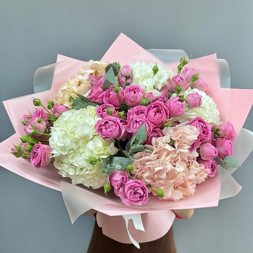 

CHALET GREEN Букет из гортензии и пионовидных кустовых роз, Букет из гортензии и пионовидных кустовых роз