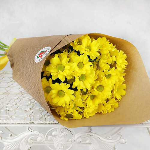 

БУКЕТ МАРКЕТ ДАРИТЕ С УДОВОЛЬСТВИЕМ Букет из 5 кустовых хризантем в крафте, Букет из 5 кустовых хризантем в крафте