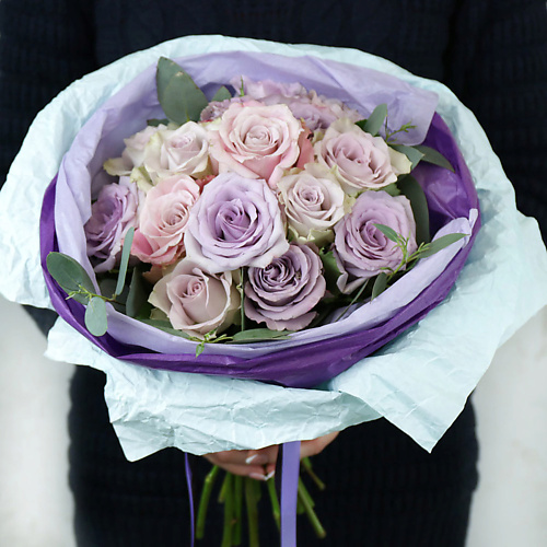 

БУКЕТ МАРКЕТ ДАРИТЕ С УДОВОЛЬСТВИЕМ Красивый букет из роз и эвкалипта, Красивый букет из роз и эвкалипта