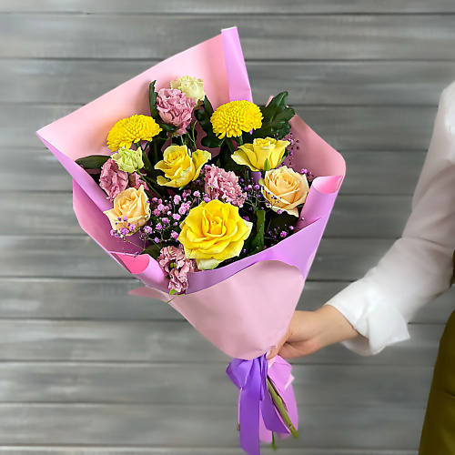 

БУКЕТ МАРКЕТ ДАРИТЕ С УДОВОЛЬСТВИЕМ Букет из хризантем, лизиантусов и роз, Букет из хризантем, лизиантусов и роз