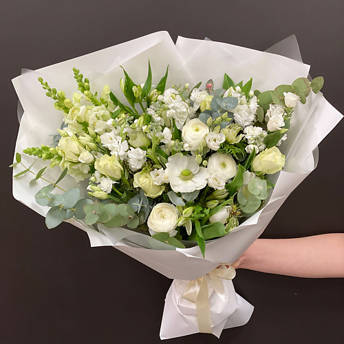 

БУКЕТ МАРКЕТ ДАРИТЕ С УДОВОЛЬСТВИЕМ Букет из роз, ранункулюсов и маттиол, Букет из роз, ранункулюсов и маттиол