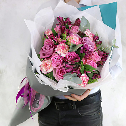 

БУКЕТ МАРКЕТ ДАРИТЕ С УДОВОЛЬСТВИЕМ Бизнес букет из роз, альстромерий и листьев эвкалипта, Бизнес букет из роз, альстромерий и листьев эвкалипта