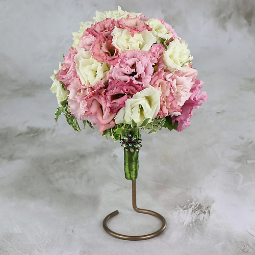 

БУКЕТ МАРКЕТ ДАРИТЕ С УДОВОЛЬСТВИЕМ Букет невесты из розового и белого лизиантуса, Букет невесты из розового и белого лизиантуса