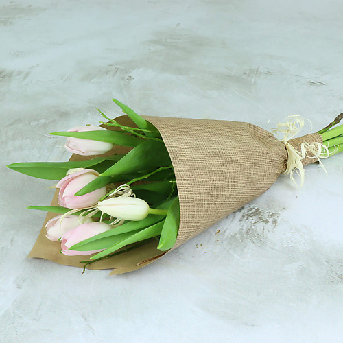 

БУКЕТ МАРКЕТ ДАРИТЕ С УДОВОЛЬСТВИЕМ Букет из 5 нежно-розовых тюльпанов в крафте, Букет из 5 нежно-розовых тюльпанов в крафте