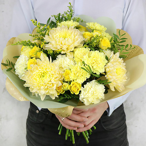 

БУКЕТ МАРКЕТ ДАРИТЕ С УДОВОЛЬСТВИЕМ Букет из гвоздик, хризантем и кустовых роз, Букет из гвоздик, хризантем и кустовых роз