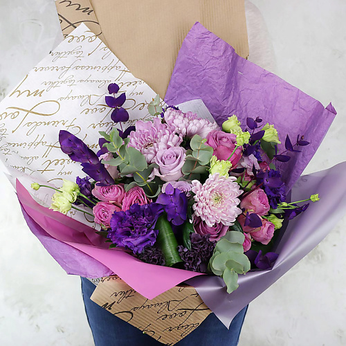 

БУКЕТ МАРКЕТ ДАРИТЕ С УДОВОЛЬСТВИЕМ Букет Водолею из хризантем, роз и лизиантусов, Букет Водолею из хризантем, роз и лизиантусов