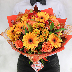 Яркий букет из гербер, роз и хризантем
