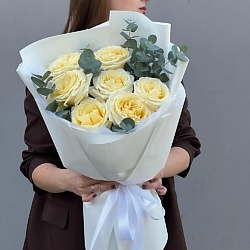 Букет с розами Кэнделайт