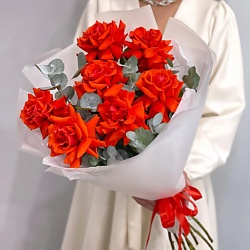 Красные розы Нина