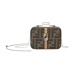 Из-за рубежа FENDI