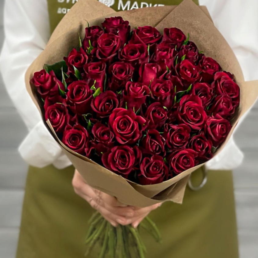 Изображение товара БУКЕТ МАРКЕТ ДАРИТЕ С УДОВОЛЬСТВИЕМ Букет из 39 красных роз в крафте Кения 40 см., 1 шт.