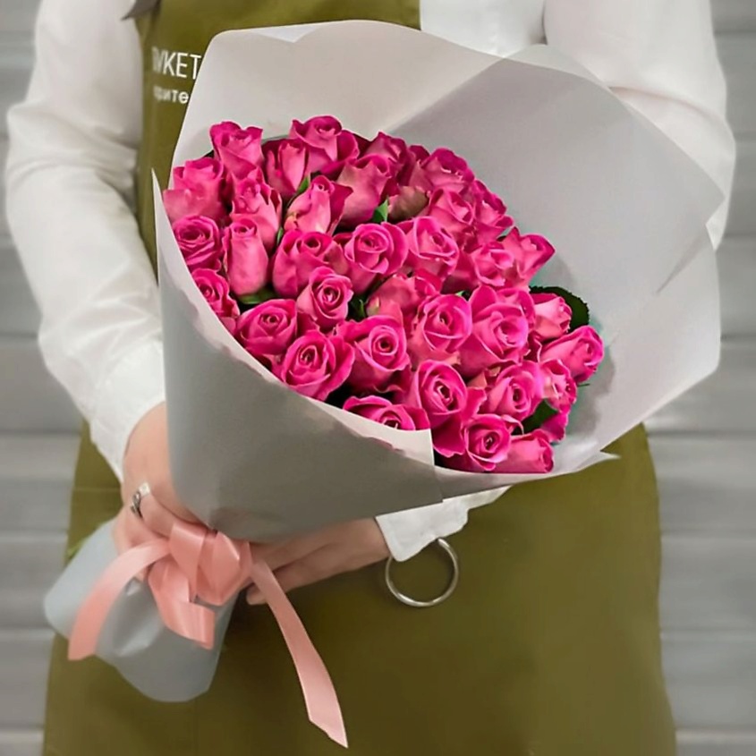 Изображение товара Букет из 31 розовой кенийской розы 40 см от Букет Маркет - символ любви и красоты