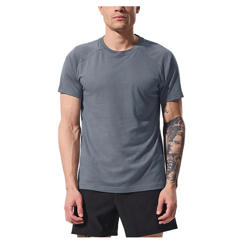 Изображение товара ALO YOGA Футболка с круглым вырезом The Triumph Crew Neck Tee, Размер: L, Цвет: Темно-серый (Steel Grey)