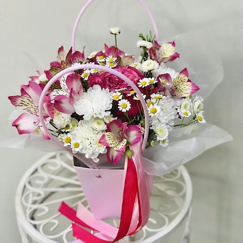 

ILE DE FLEURS Цветы в сумочке "Моей милой". Комплимент , мини букет, Цветы в сумочке "Моей милой". Комплимент , мини букет