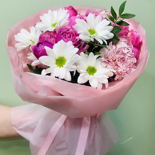 

ILE DE FLEURS Бело-розовый букет с кустовой розой и хризантемой ромашка, Бело-розовый букет с кустовой розой и хризантемой ромашка