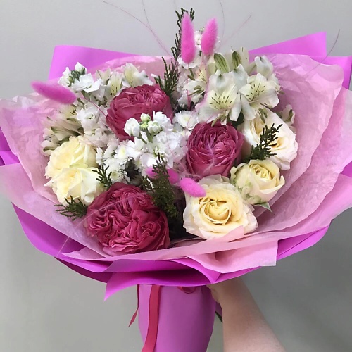 

ILE DE FLEURS Пионовидные розы и альстромерия, Пионовидные розы и альстромерия