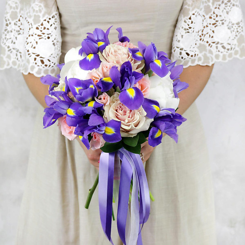 

БУКЕТ МАРКЕТ ДАРИТЕ С УДОВОЛЬСТВИЕМ Букет из пионов, роз и ирисов, Букет из пионов, роз и ирисов