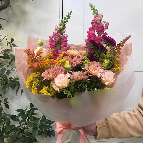 

ILE DE FLEURS Букет с хризантемой, астрой, львиным зевом. «Осенний поцелуй», Букет с хризантемой, астрой, львиным зевом. «Осенний поцелуй»