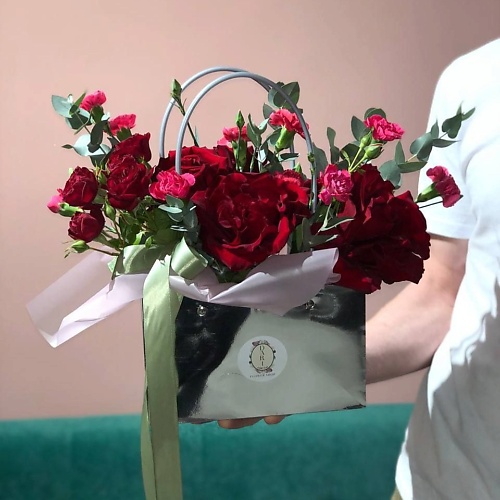 

DARI ЦВЕТЫ Сборная композиция в сумке, Сборная композиция в сумке