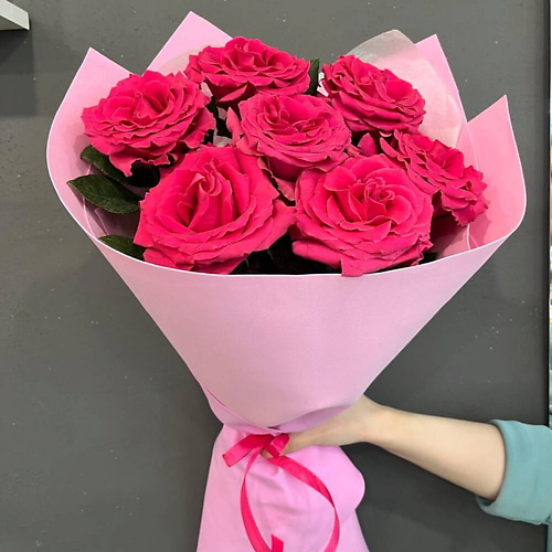 

FLOWER DANCE Монобукет из 7 французских роз «Эксплорер» ПРЕМИУМ, Монобукет из 7 французских роз «Эксплорер» ПРЕМИУМ