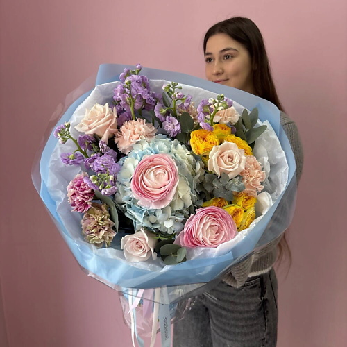 

ЗАЦВЕТАЙ. ЦВЕТОЧНЫЙ БУТИК Дофаминовый букет «Яркая гавань» с кружевными ранункулюсами, Дофаминовый букет «Яркая гавань» с кружевными ранункулюсами