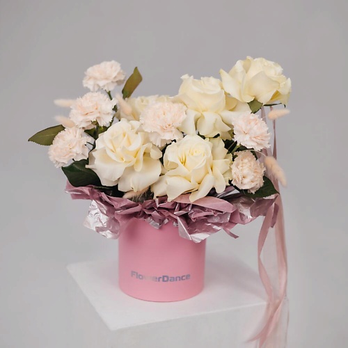 

FLOWER DANCE Цветы в коробке белые розы, Цветы в коробке белые розы
