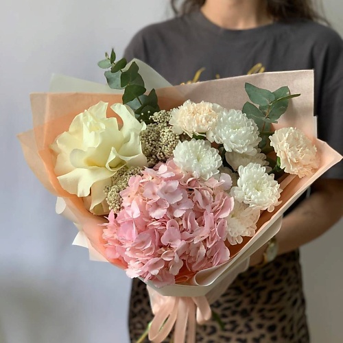 

МАСТЕРСКАЯ ЦВЕТОВ ANGIE'S FLO Букет из французской розы, хризантемы и диантусов, Букет из французской розы, хризантемы и диантусов