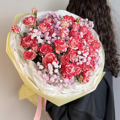 

FLORES Яркие розовые розы с гипсофилой, Яркие розовые розы с гипсофилой