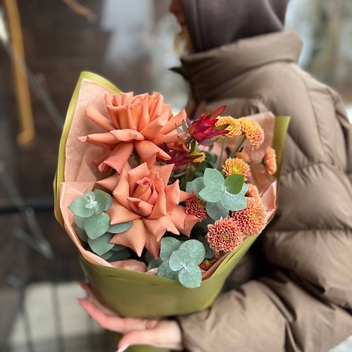 

LE BOUQUET Французские розы с хризантемами и леукадендроном, Французские розы с хризантемами и леукадендроном