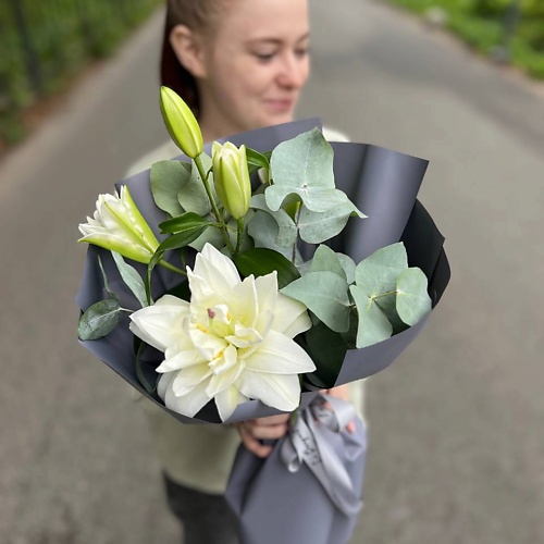 

LE BOUQUET Лилия 1 ветка с эвкалиптом, Лилия 1 ветка с эвкалиптом