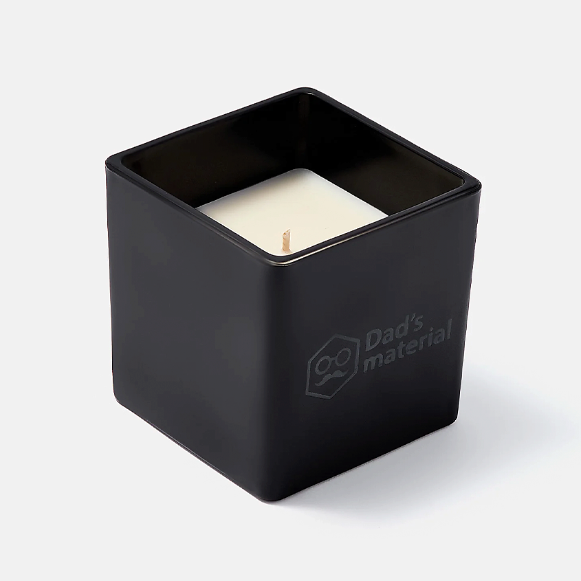 Изображение товара Ароматическая свеча DAD'S MATERIAL Cedarwood Blanc Cashmere Musk Black Coral для уюта и аромата