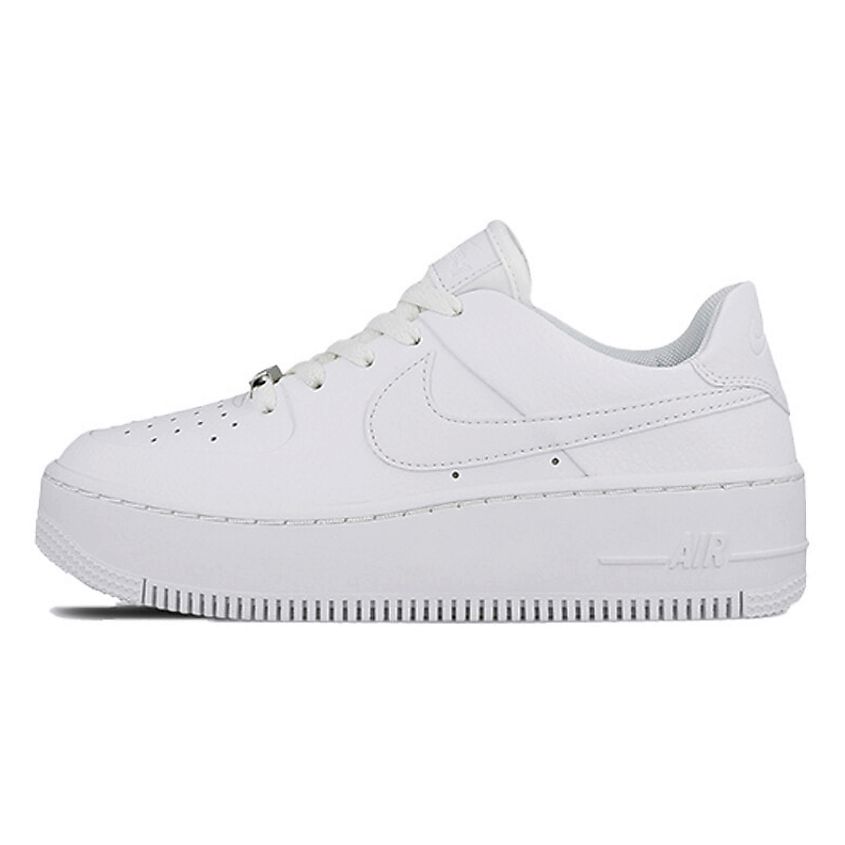 Изображение товара NIKE Кроссовки женские Air Force 1 Sage Low Triple White, Белый Изображение товара NIKE Кроссовки женские Air Force 1 Sage Low Triple White, Белый