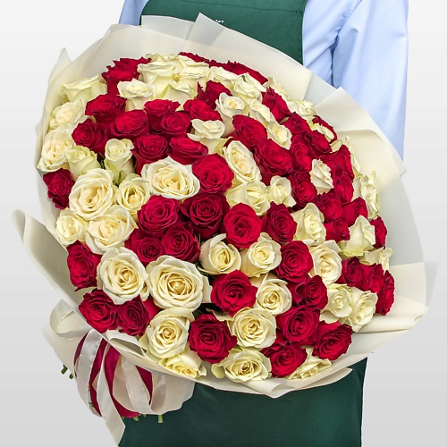 Букет живых цветов STUDIO FLORISTIC Букет Роз Кения 60 см 101 шт «Вихрь чувств»