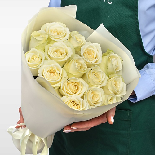 Букет живых цветов STUDIO FLORISTIC Букет Роз Кения 60 см 15 шт «Свет в сердце»
