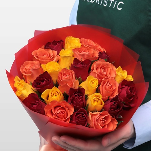 STUDIO FLORISTIC Букет из желто-красных Роз Кения 40 см 25 шт «Пламя любви»