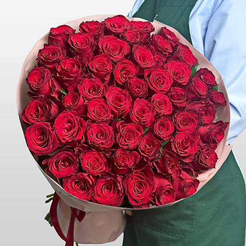 Букет живых цветов STUDIO FLORISTIC Букет из красных Роз 80 см 51 шт «Только Она»