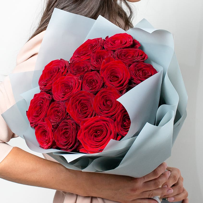 

Л'Этуаль Flowers Букет из бордовых роз 19 шт.