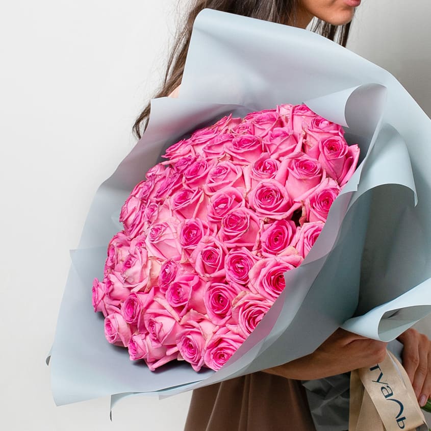 

Л'Этуаль Flowers Букет из розовых роз 51 шт.