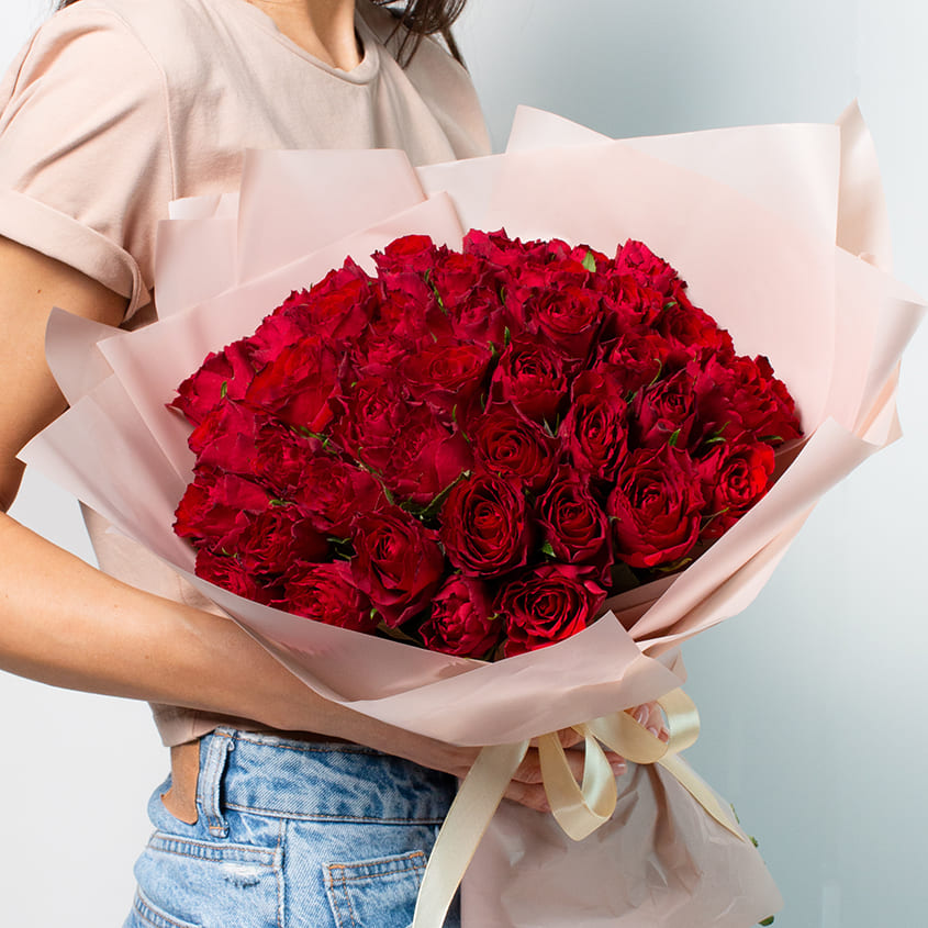

Л'Этуаль Flowers Букет из красных роз Кения 51 шт.( 35 см)