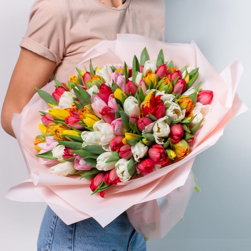

Л'Этуаль Flowers Букет из разноцветных тюльпанов 101 шт.