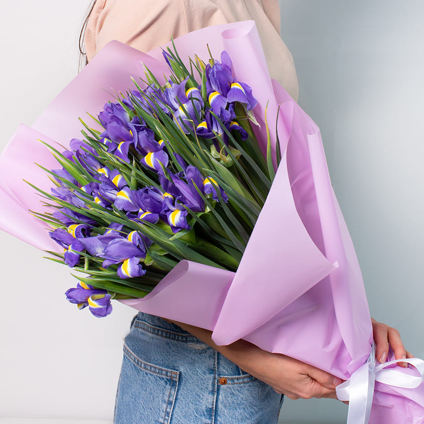 

Л'Этуаль Flowers Букет из ирисов 51 шт.