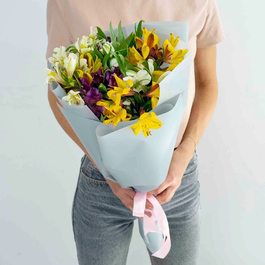 

Л'Этуаль Flowers Букет из Альстромерии 11 шт.