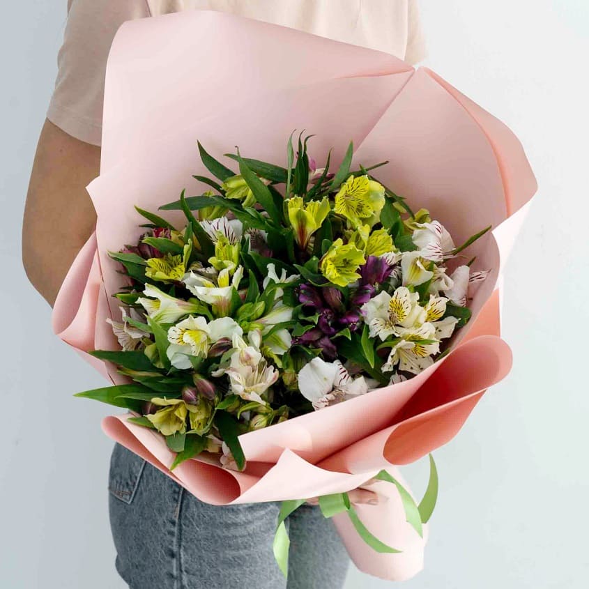 

Л'Этуаль Flowers Букет из Альстромерии 19 шт.