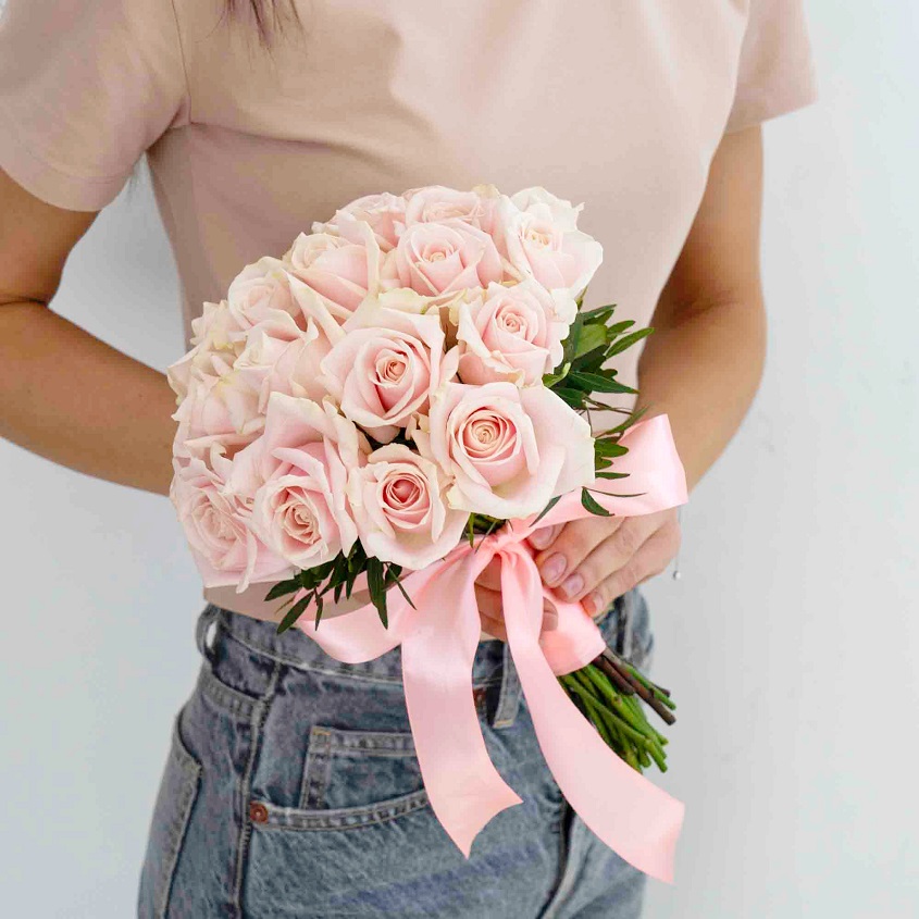 

Л'Этуаль Flowers Букет невесты из розовых роз