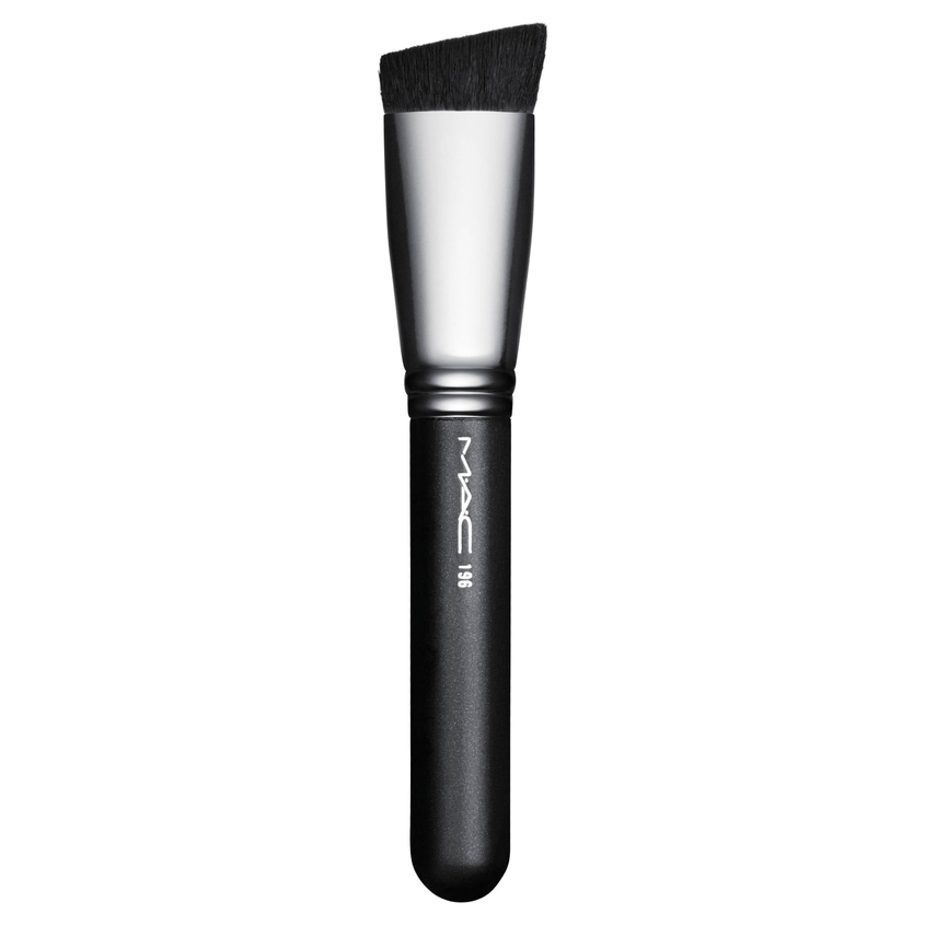

MAC Кисть 196 Slanted Flat Top Foundation Brush