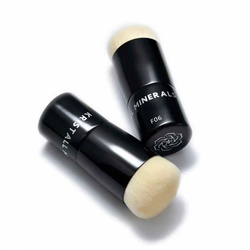 

KRISTALL MINERALS COSMETICS Кисти Кабуки для тональной основы и базы